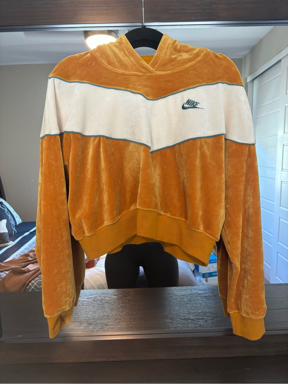 Nike Velour Crop Hoodie Large Mustard Gold Yellow Cream - Picture 3 of 6